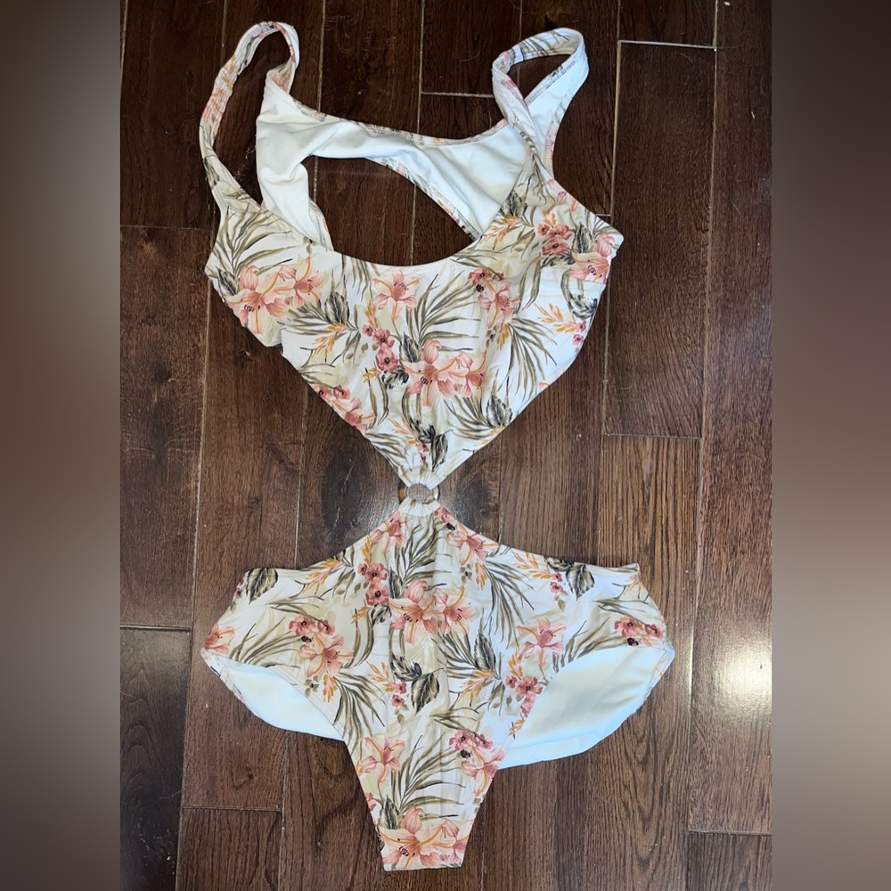 Abercrombie and Fitch cut out 1 piece swim suit